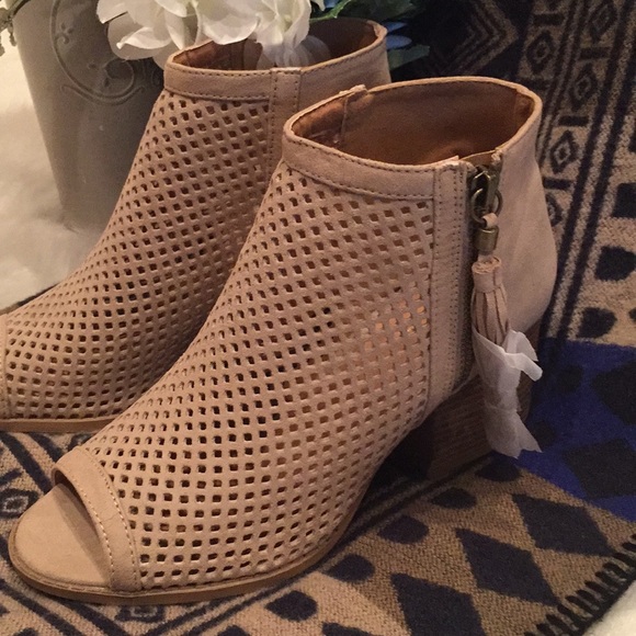 Perfect Booties - Picture 4 of 7